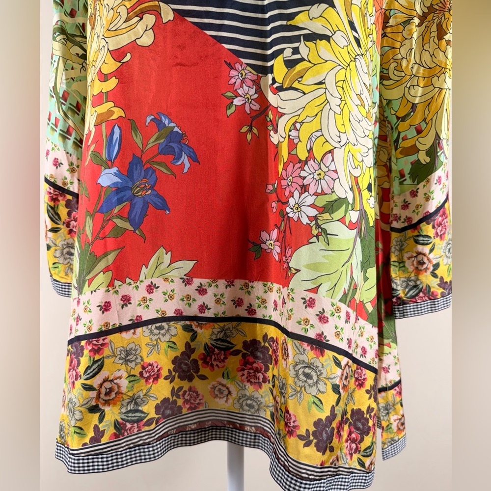 Johnny Was Multicolor Floral V-Neck Silk Tunic, Size Small, NWOT - Picture 10 of 13